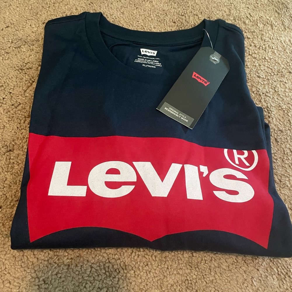 Levi’s LogoTee shirt